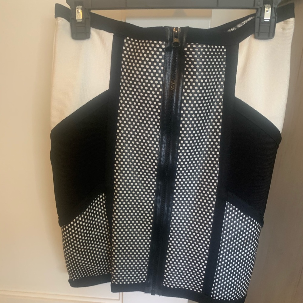 Bebe skirt